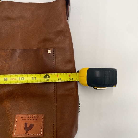 Meanwhile Back on the Farm Carryall and Crossbody - Picture 7 of 11